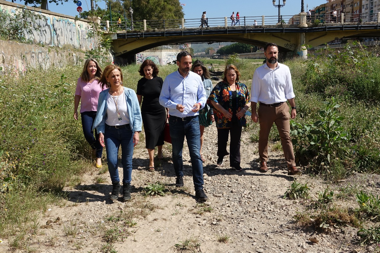Pérez acusa a Moreno Bonilla y a Bendodo de mentir con el parque fluvial en el Guadalmedina "cuando solo han hecho un desbroce"