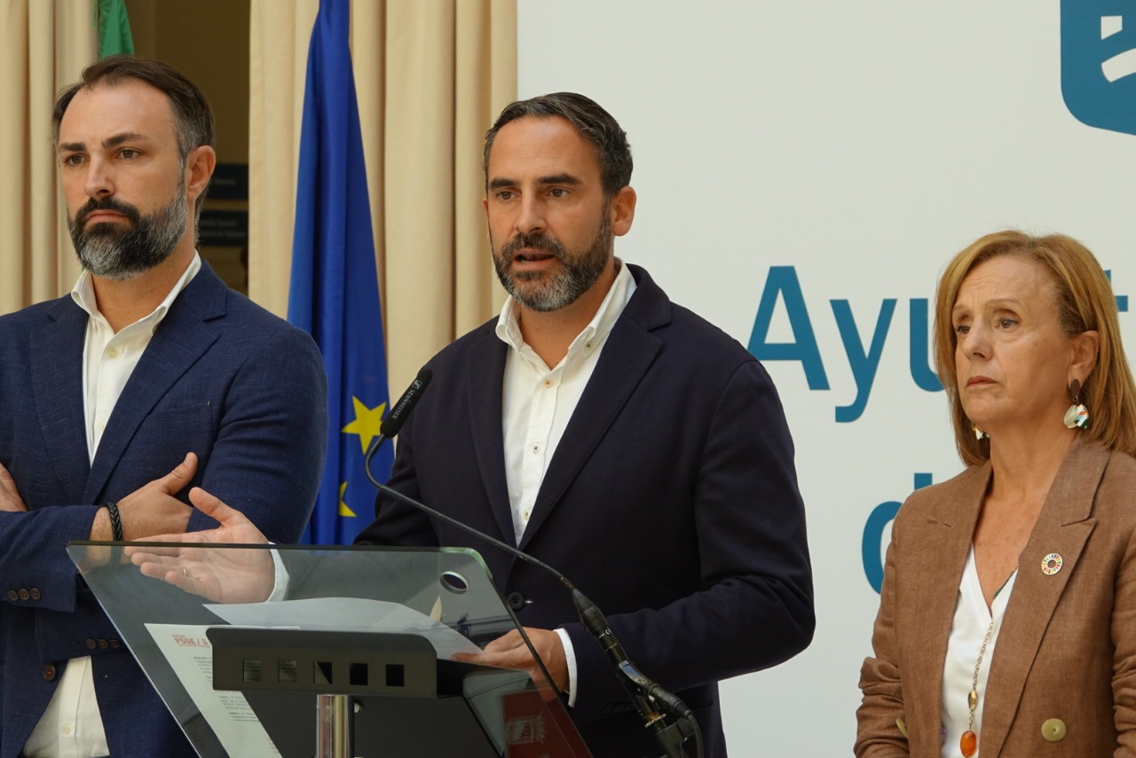 Pérez reta a De la Torre: “O elimina la subida del agua o se va a encontrar un pleno extraordinario tras otro para censurarle”