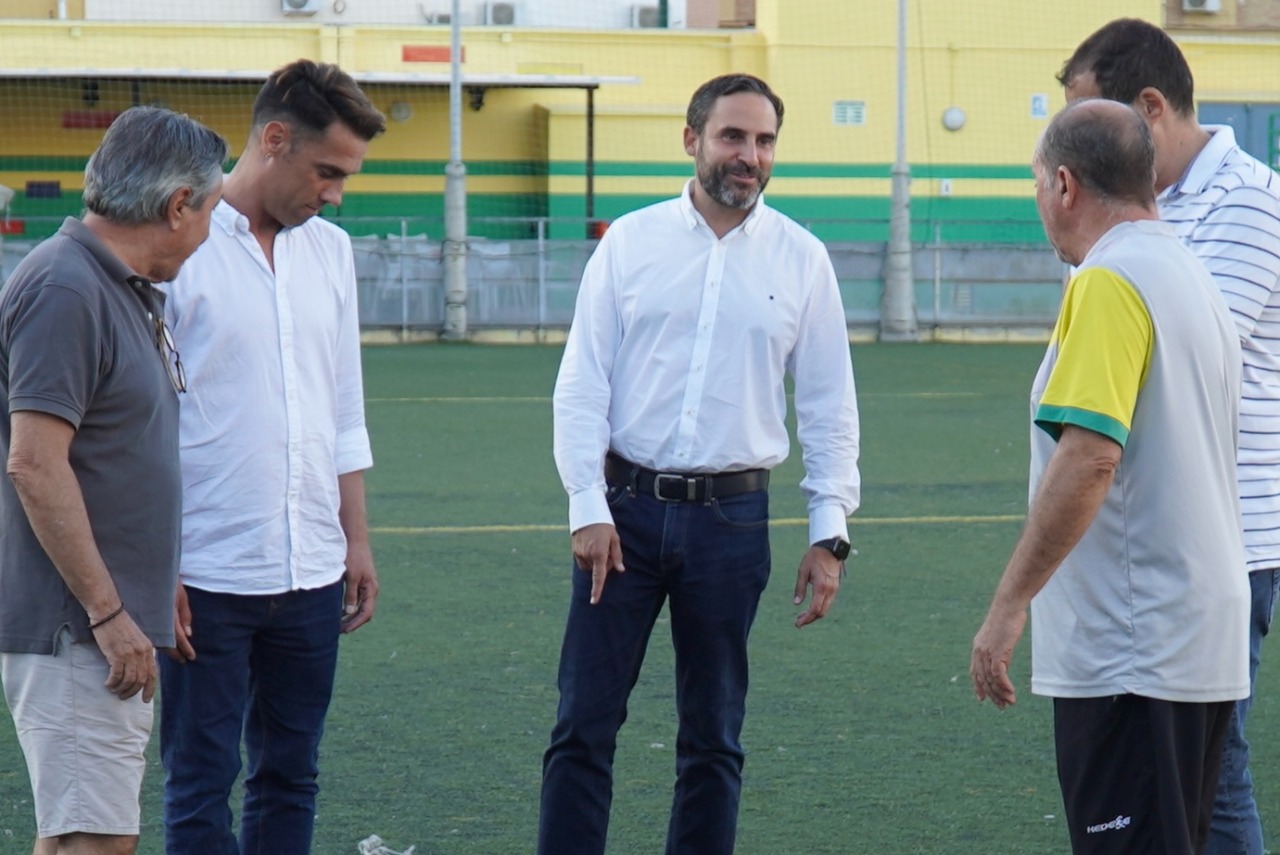 El PSOE exige al Ayuntamiento la renovación de césped artificial en campos de fútbol base “tercermundistas” para evitar lesiones