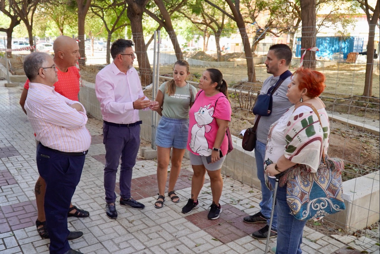 El PSOE denuncia el abandono del Ayuntamiento en la barriada de Nueva Málaga