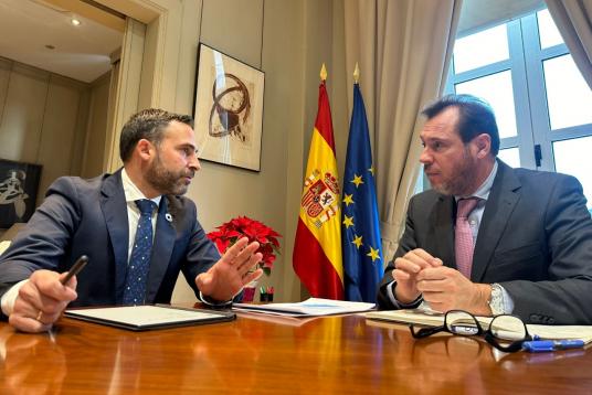 Daniel Pérez se reúne con Óscar Puente para abordar la mejora de la movilidad de Málaga 