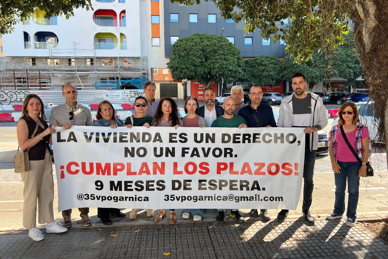 El PSOE exige a De la Torre que acabe urgentemente las 35 VPO de Garnica