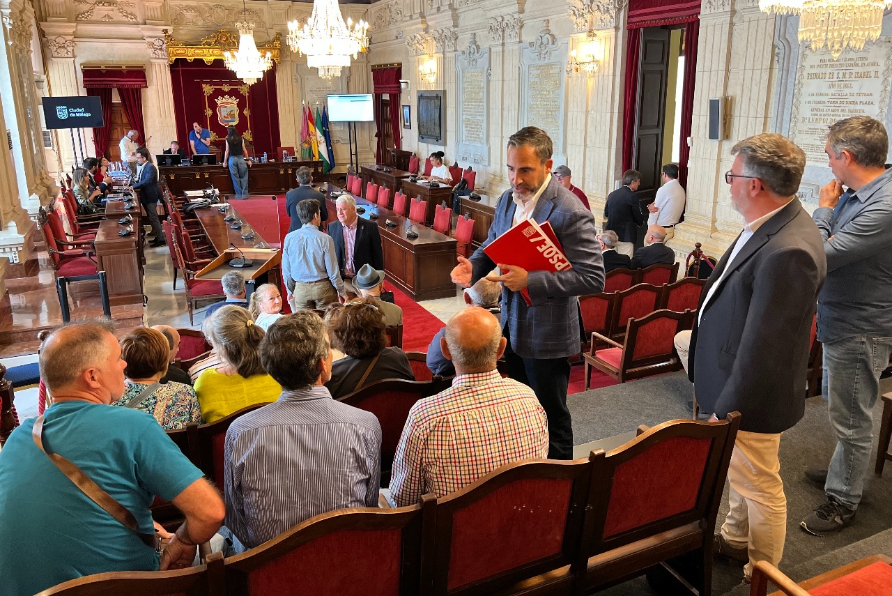 Pérez afea al PP “la ocurrencia de los cuchitriles de 35 metros” porque “son más pequeños que el despacho del alcalde”