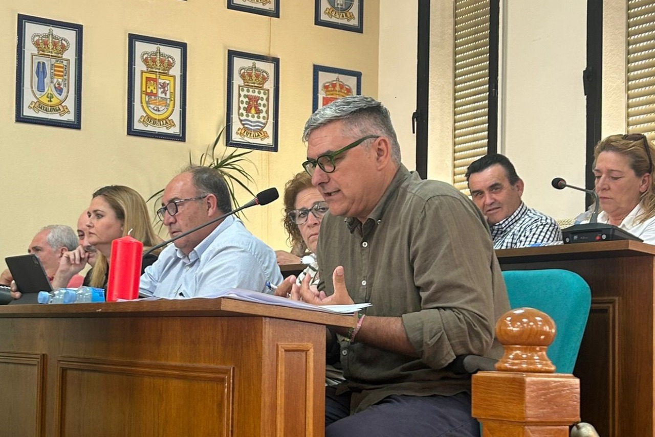 El PSOE consigue respaldo en la Axarquía para exigir a la Diputación que ayude a los pequeños municipios a frenar el Virus del Nilo