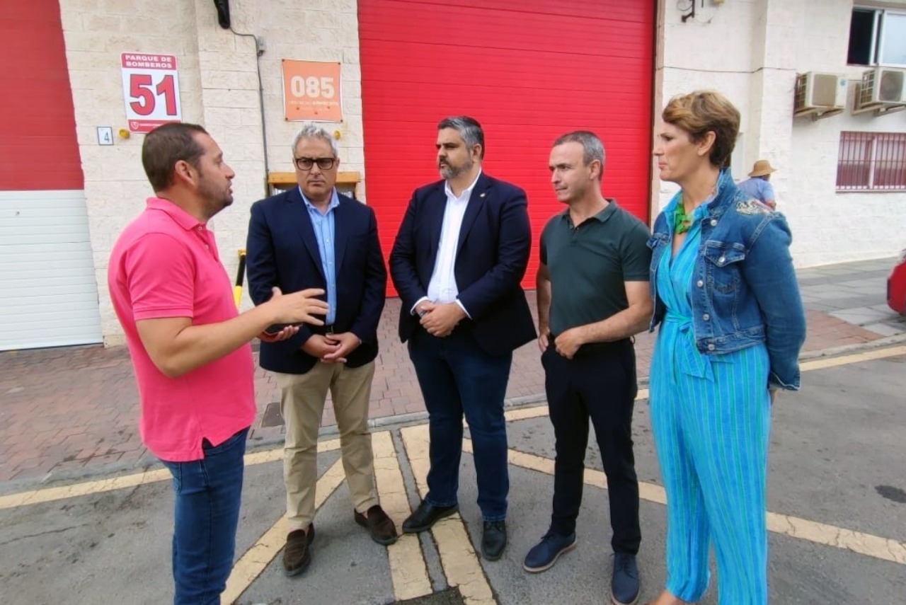 El PSOE exige al PP en la Diputación que no cierre el retén de bomberos de Manilva