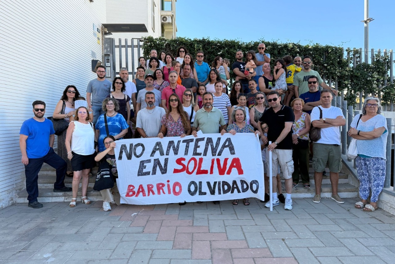 El PSOE exige a Urbanismo que impida la colocación de una antena en Soliva tras el rechazo vecinal