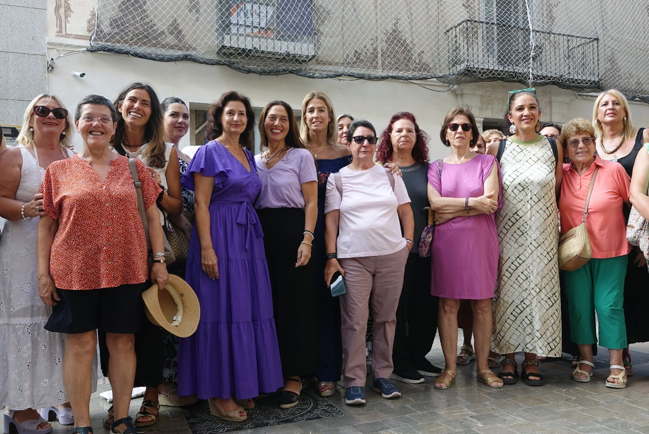 El PSOE critica la eliminación del Servicio Provincial de la Mujer de su histórica sede del Palacio de Valdeflores