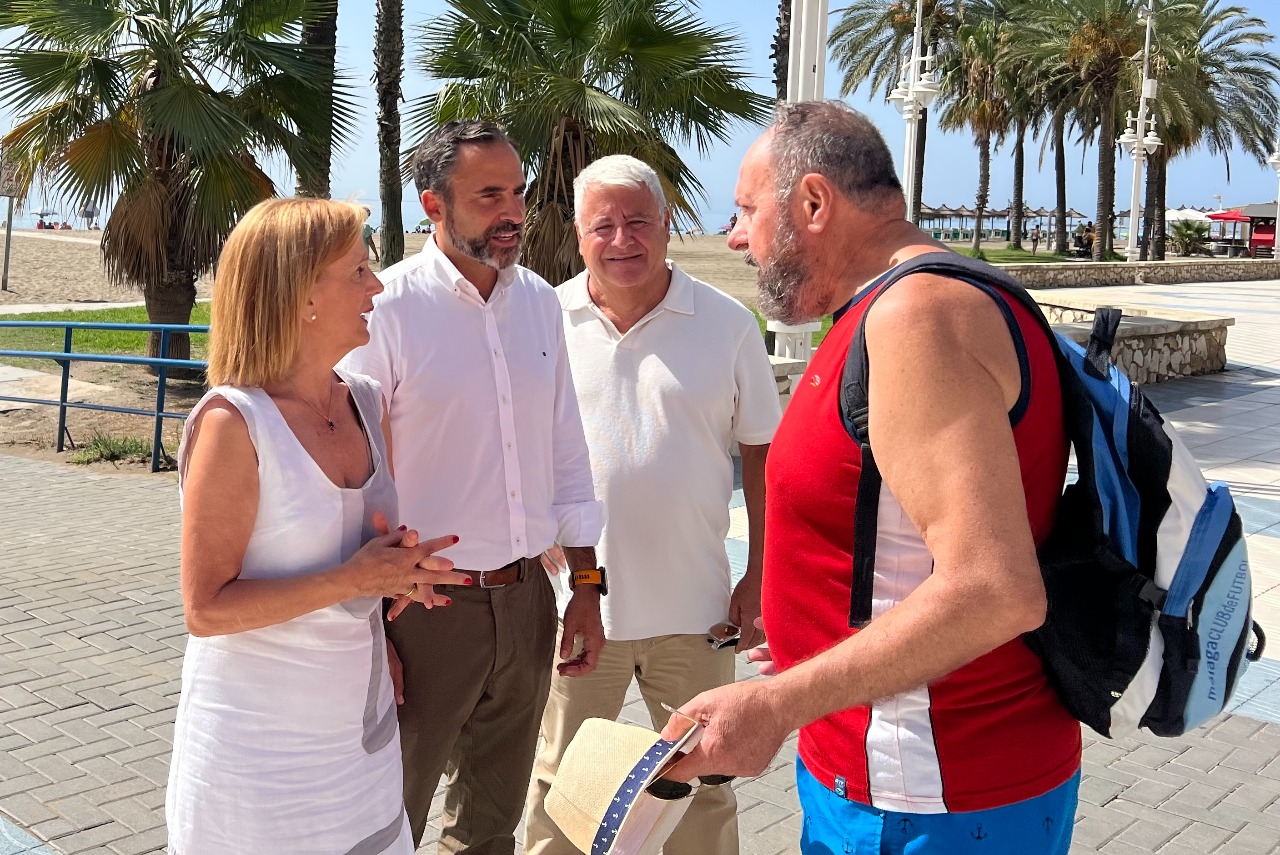 El PSOE denuncia que Málaga está sin barco quitanatas desde febrero por culpa de Teresa Porras