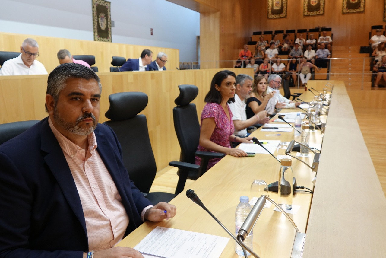  El PSOE arranca el compromiso del presidente de la Diputación para destinar un nuevo plan de ayudas a los municipios afectados por la DANA
