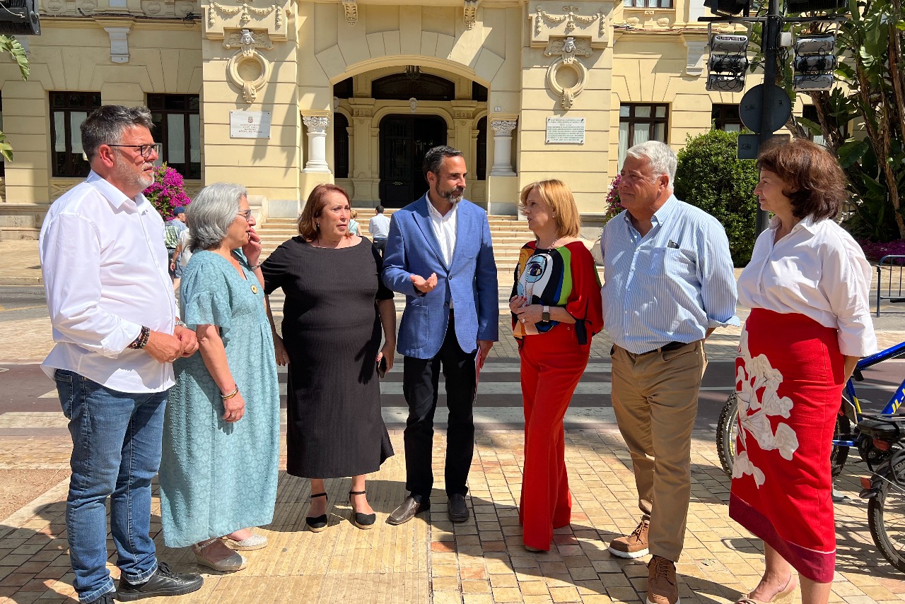 El PSOE pide a De la Torre sentarse a negociar partidas presupuestarias “para evitar la desconexión que vive el equipo de gobierno de la Málaga real”
