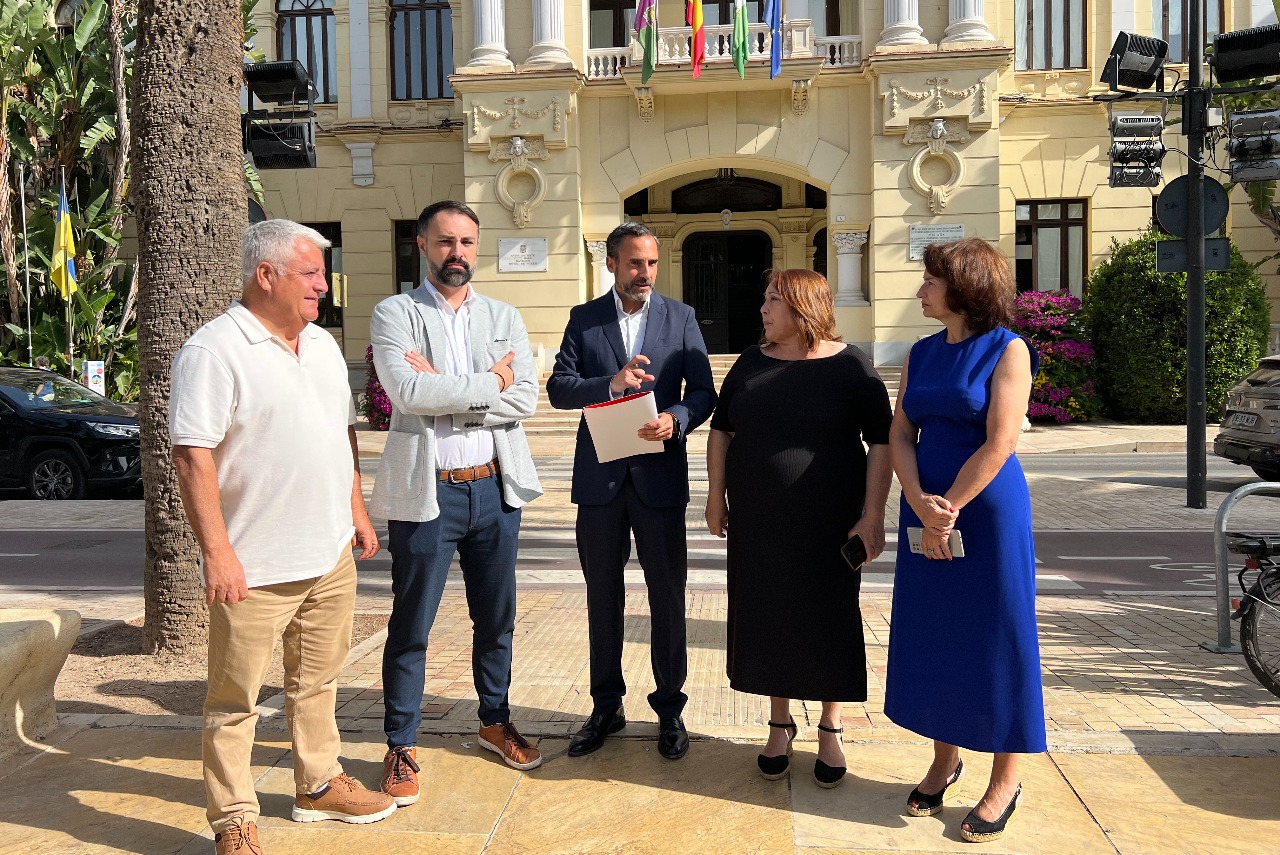 El PSOE acusa a De la Torre de “procrastinar también con las viviendas turísticas” mientras miles de malagueños son expulsados por la especulación