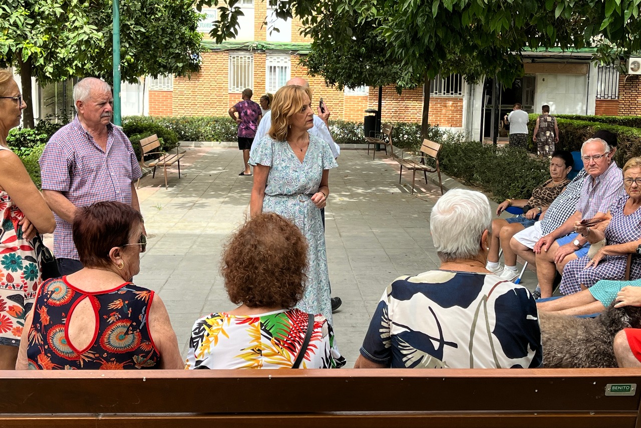 El PSOE denuncia falta de limpieza y plagas en todos los barrios de Carretera de Cádiz