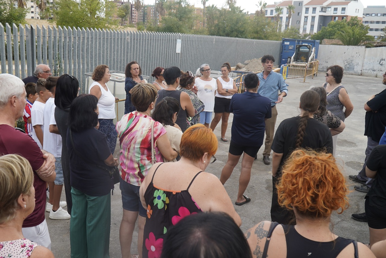 El PSOE se suma a la protesta vecinal en Tiro de Pichón contra una obra municipal “sin consenso que elimina aparcamientos”