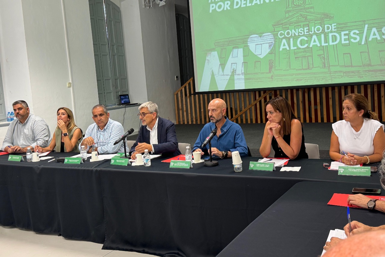 Los alcaldes y alcaldesas socialistas de Málaga levantan la voz contra la Junta de Juanma Moreno: “Basta ya de abandono”