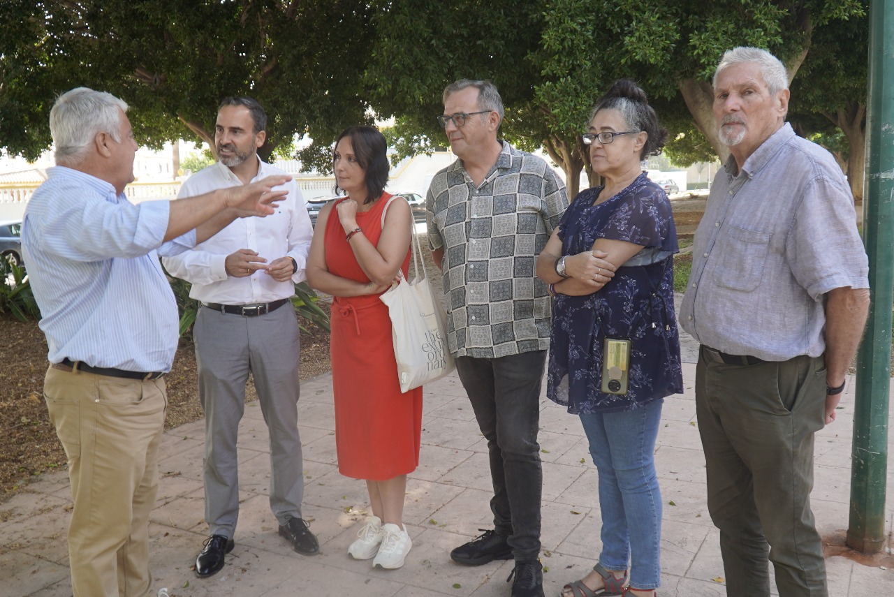 El PSOE denuncia el abandono sistemático de Churriana por parte del Ayuntamiento de Málaga