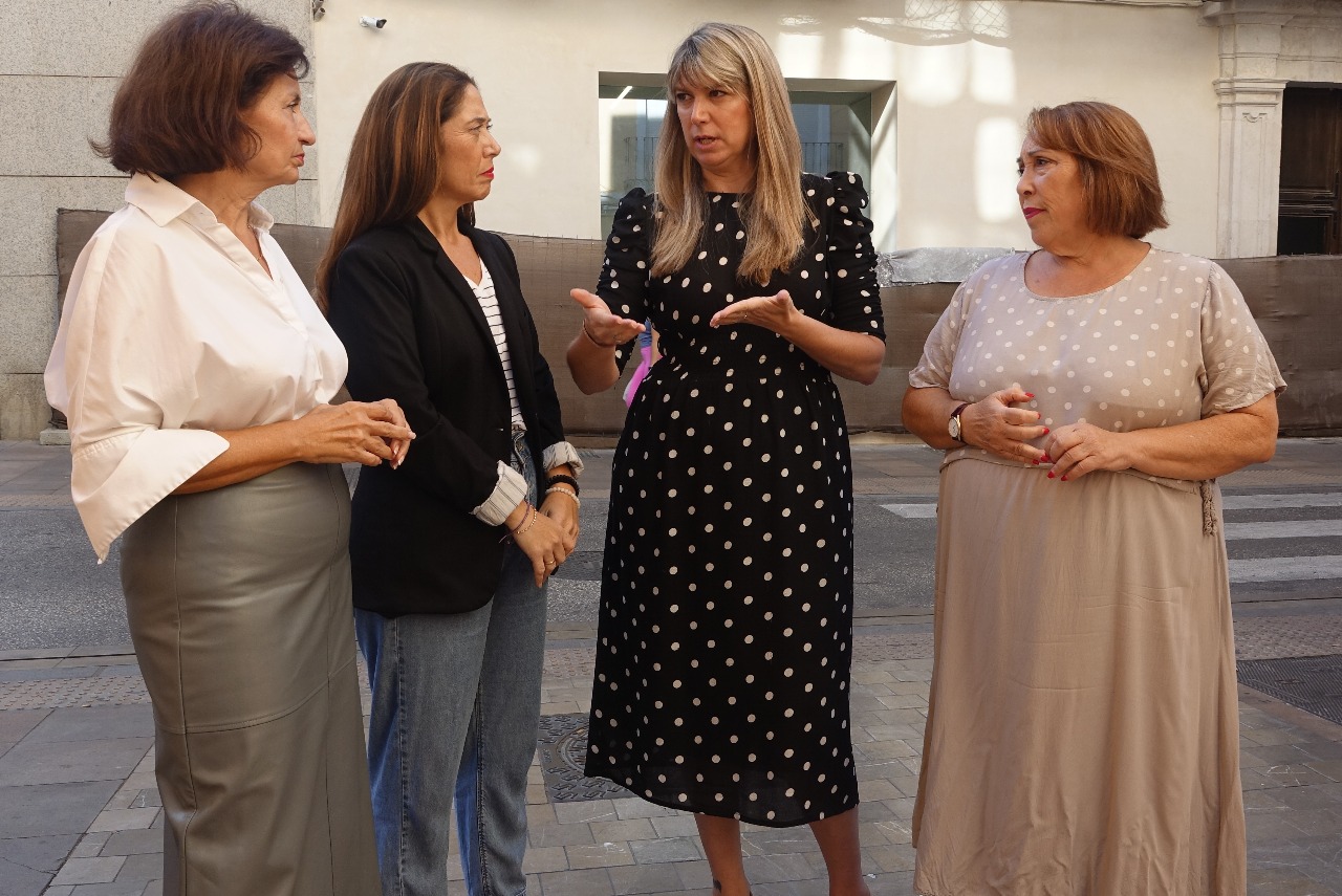 El PSOE de Málaga exige a Juanma Moreno la dimisión de la consejera de Salud por los fallos en el cribado de cáncer de mama