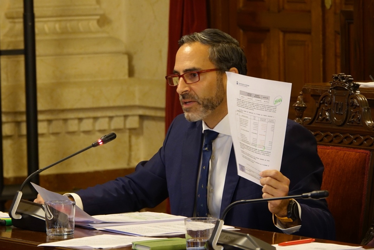 Pérez a De la Torre: “Su presupuesto es decepcionante y deja a Málaga sin soluciones ante la emergencia habitacional”