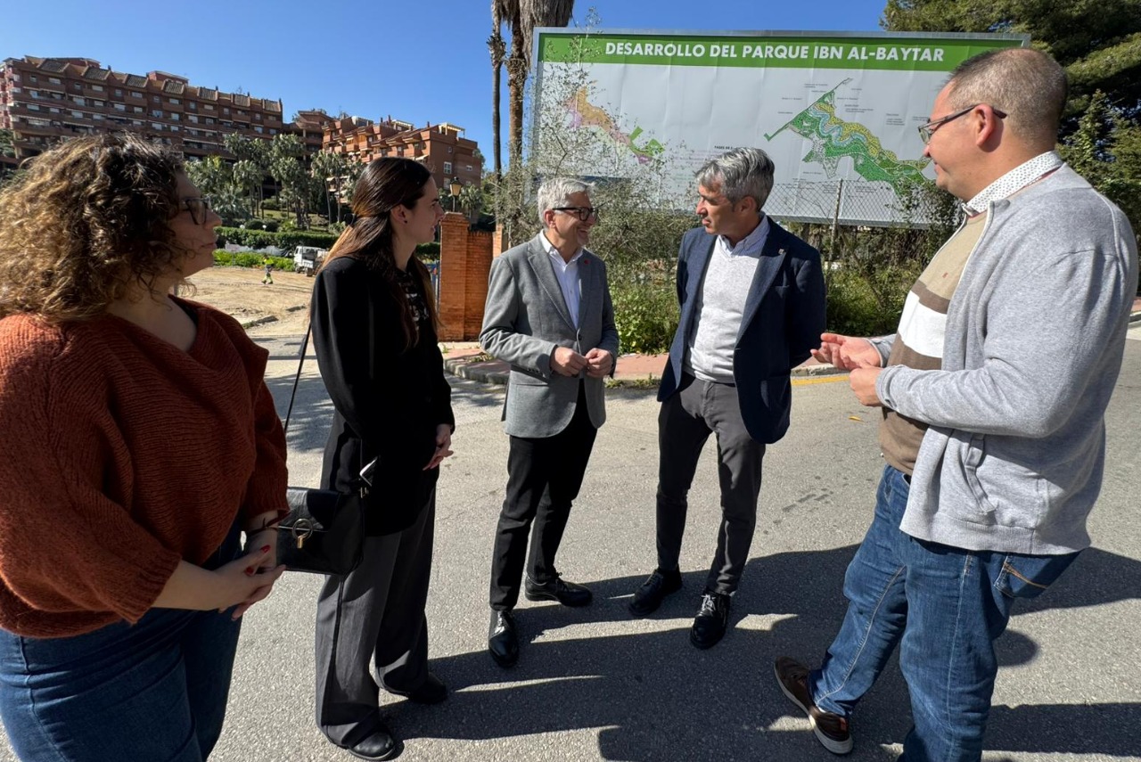 El PSOE exige a Juanma Moreno que cumpla con Benalmádena y no se comporte como un “gorrón institucional”