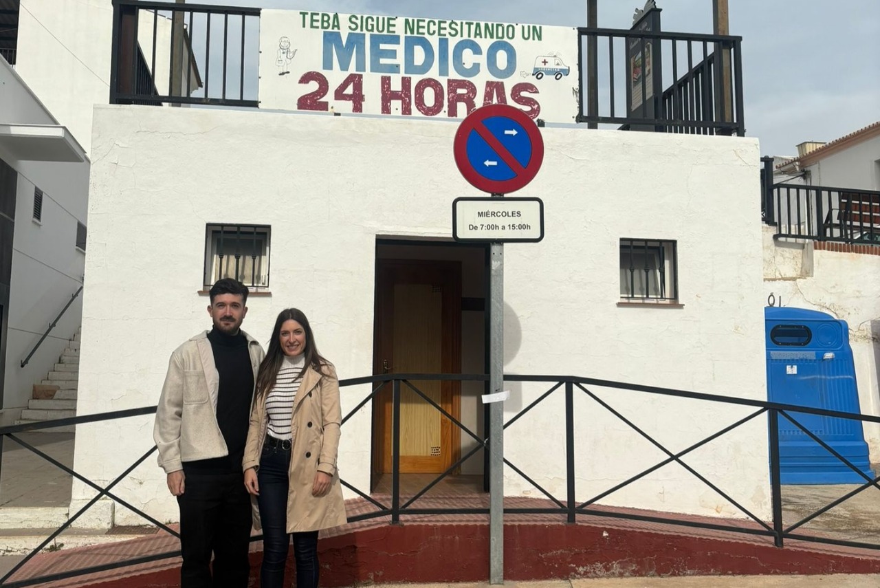 El PSOE denuncia los recortes sanitarios de Juanma Moreno en Teba