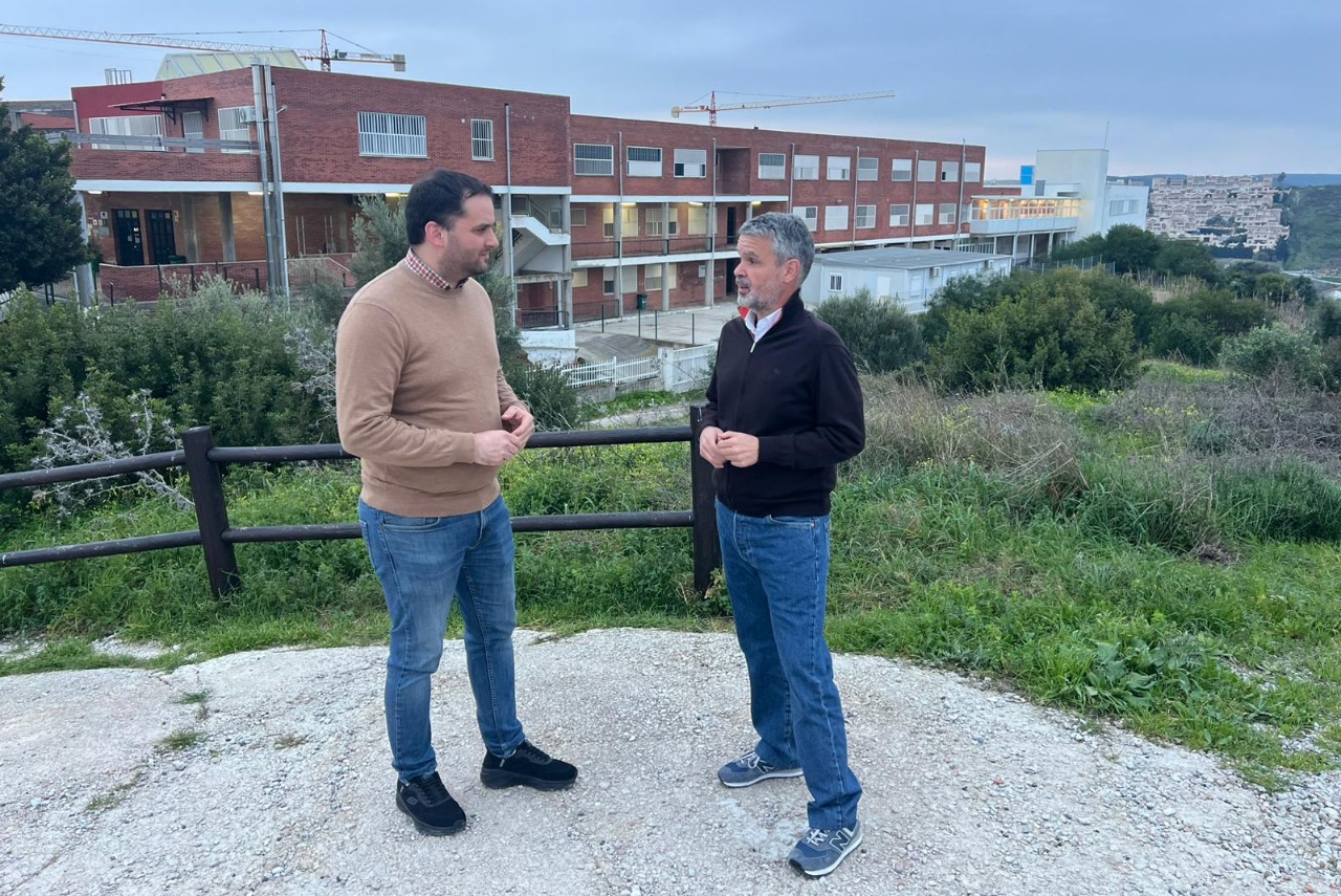 El PSOE exige a Juanma Moreno que cumpla con Manilva y construya el segundo instituto