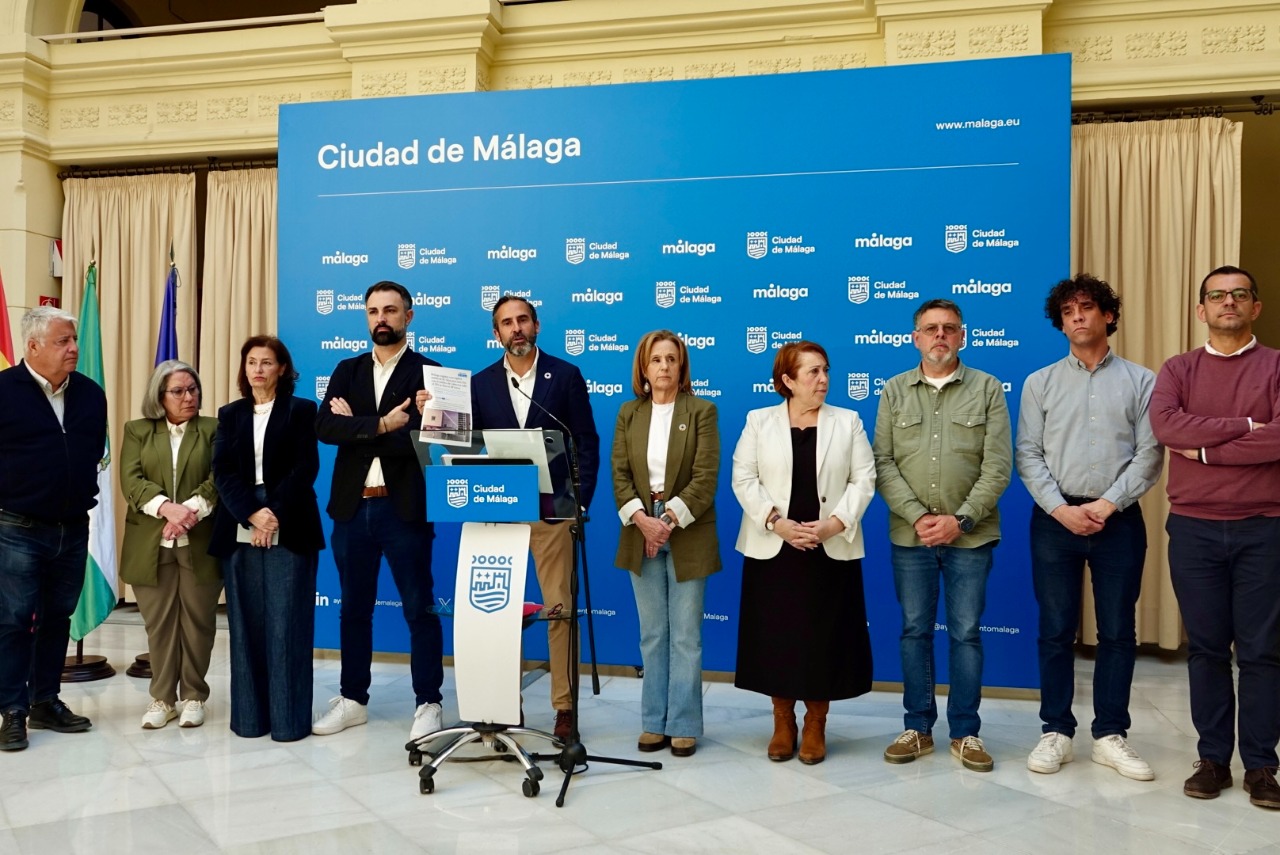 P&eacute;rez acusa a Moreno Bonilla de convertir la sanidad p&uacute;blica &laquo;en un negocio para amiguetes&raquo; mientras 200.000 malague&ntilde;os esperan cita con el especialista