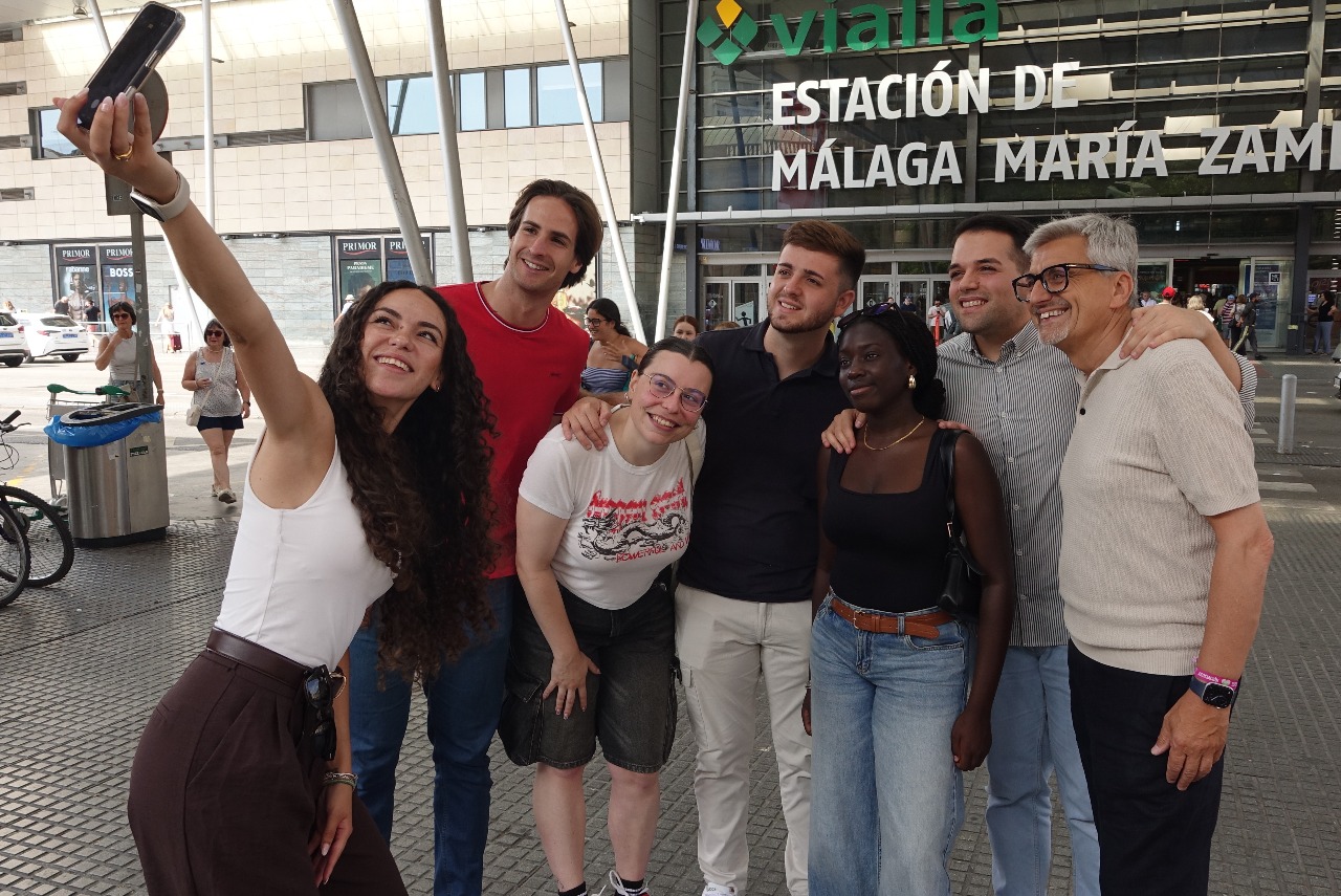 El PSOE destaca que 260.000 j&oacute;venes malague&ntilde;os podr&aacute;n beneficiarse del programa Verano Joven para viajar en transporte p&uacute;blico
