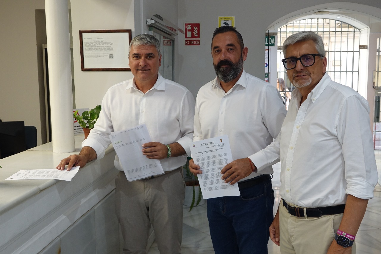 El PSOE exige a la Junta la incorporación de Almáchar y El Borge al Consorcio de Transporte Metropolitano de Málaga y denuncia una “discriminación política”