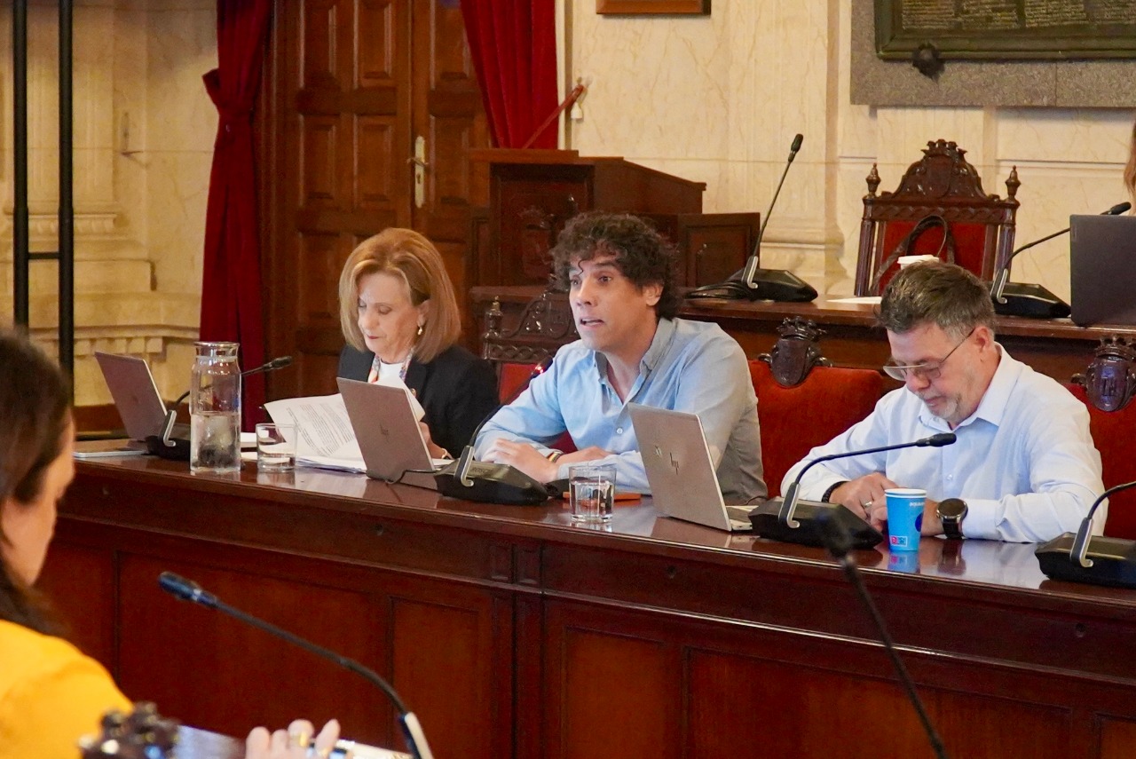 El PSOE critica al PP por crear un caos digital en el Ayuntamiento y las empresas municipales y “no estar a la altura para resolver esta chapuza”