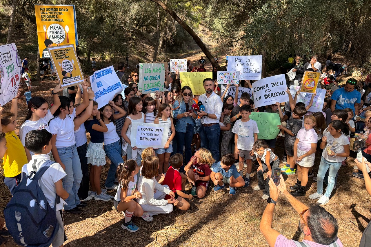 El PSOE llevar&aacute; al pleno la crisis de los comedores escolares tras la huelga de familias en el CEIP Parque Clavero y las denuncias en otros centros p&uacute;blicos